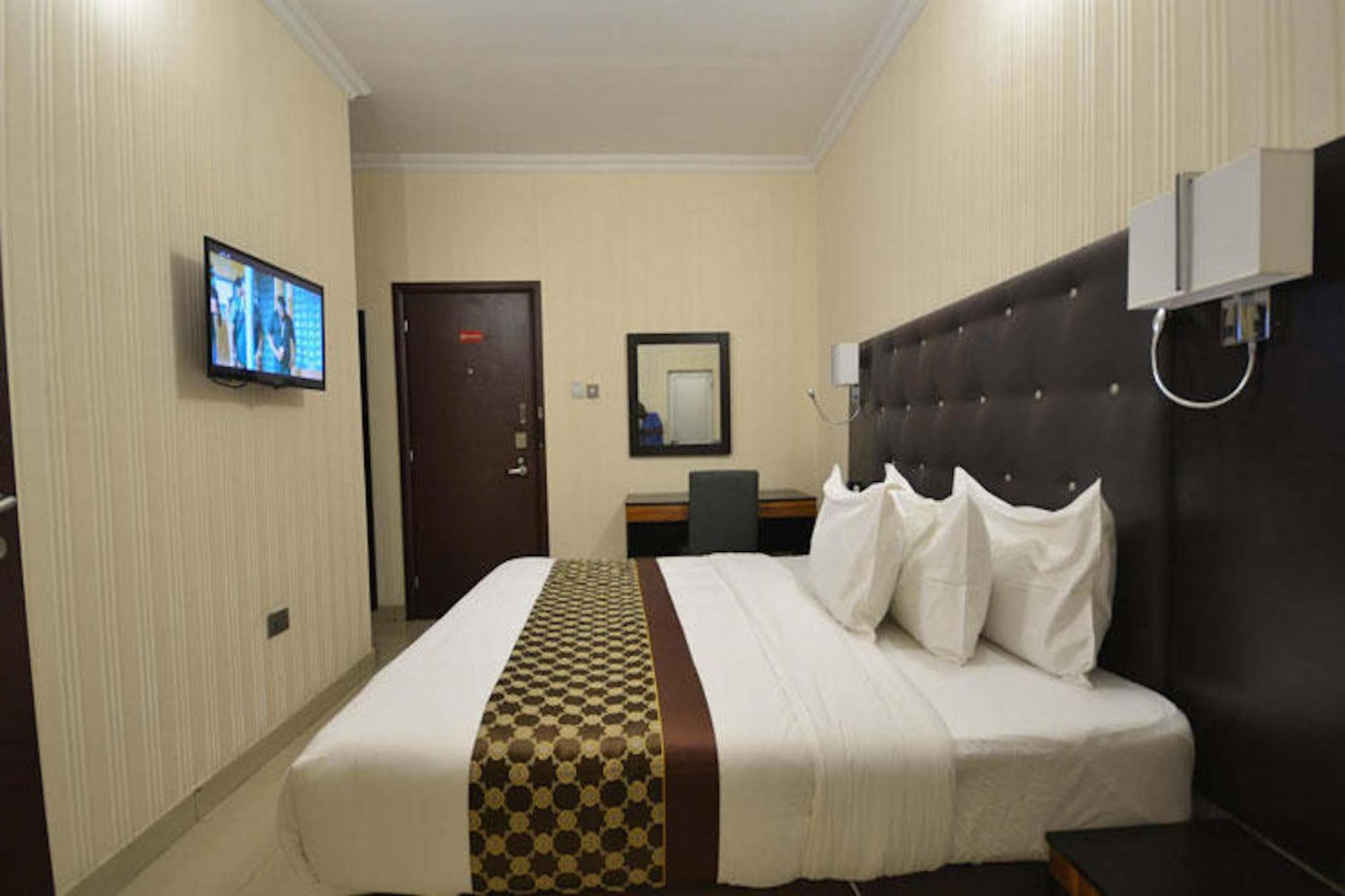 Lakeem Suites Agboyin Surulere Lagos Ngoại thất bức ảnh